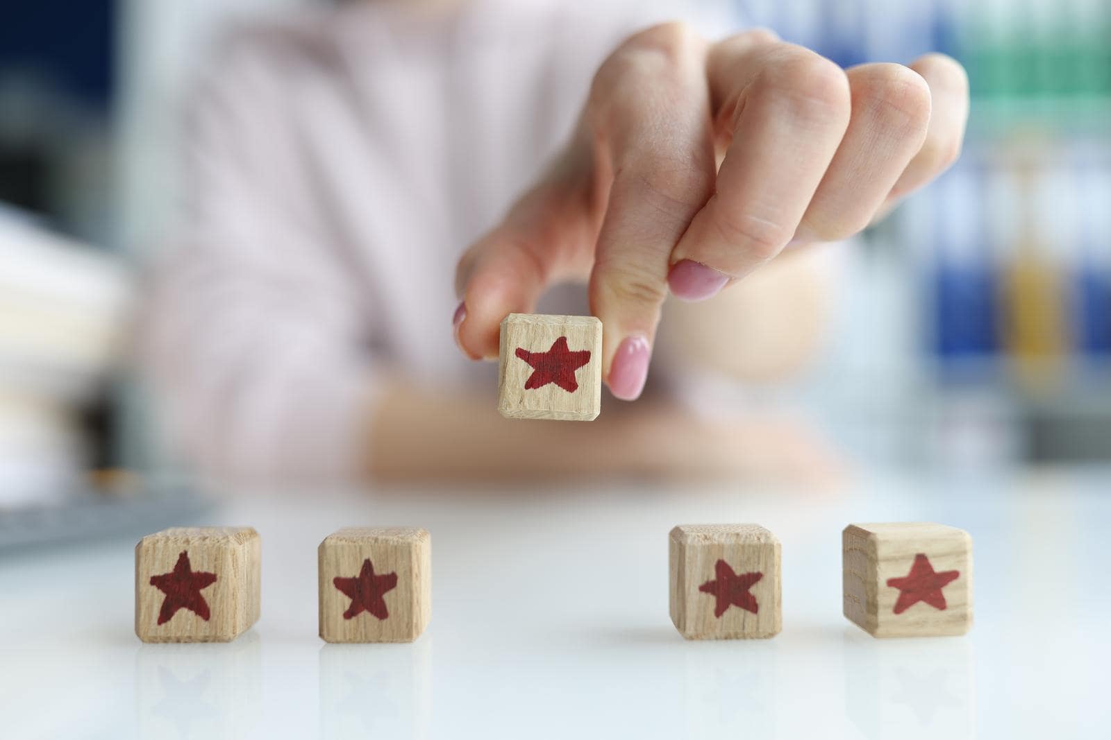 Social Proof showing online 5-star reviews helps increase sales and conversions